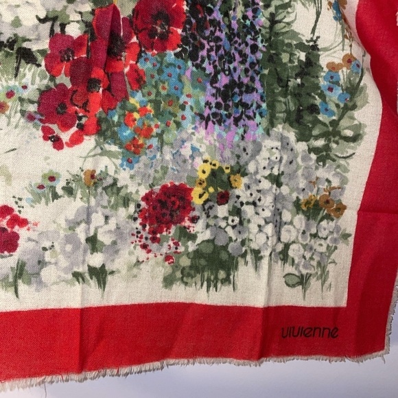 Vivienne Vintage Raw Edge Floral Square Scarf - Picture 4 of 16
